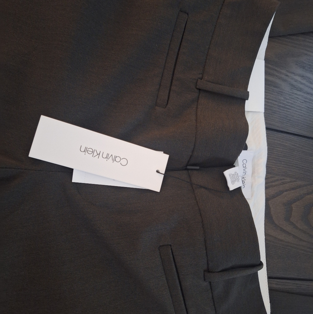 New Calvin Klein dress pants size 8